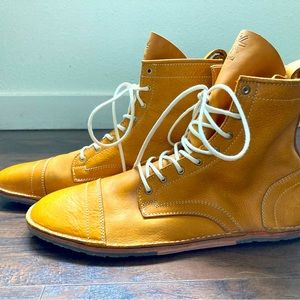 Da Vinci Barefoot Boots Men’s - Yellow (size 13.5)